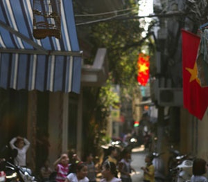 Cấm xe máy, dân làm sao đi vào ngõ nhỏ, phố nhỏ?